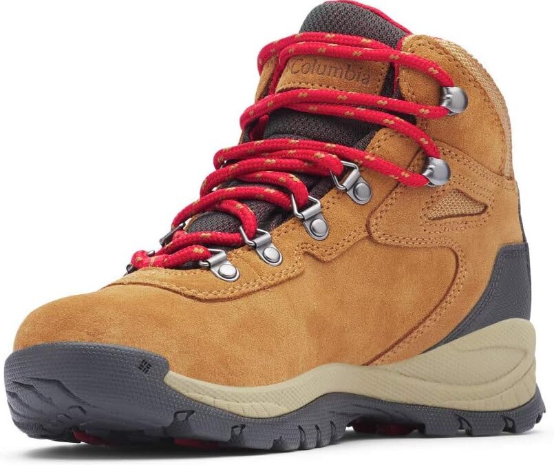 Hiking boots for wide feet